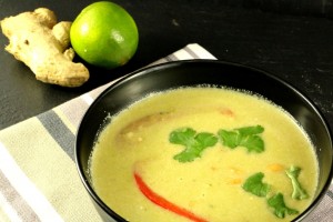 Velouté exotique aux petits pois et cacahuètes