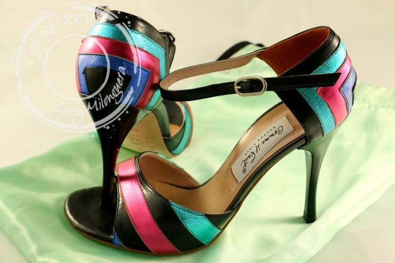 Chaussures de tango Negro Fucsia Turquesa Azul de Comme il faut®