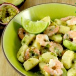 Salade-bresilienne-crevettes-banane-passion-avocat (1)