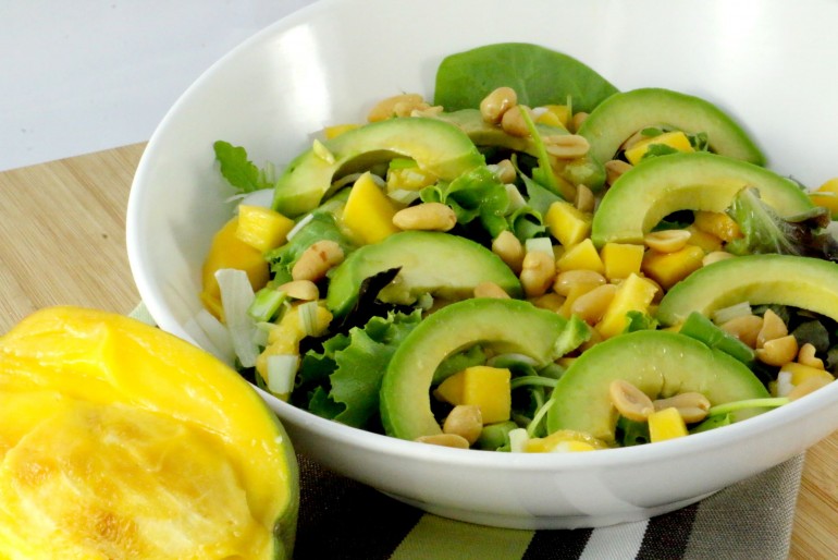 Salade mangue et avocat façon thaï