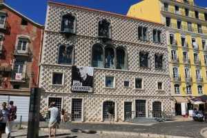 Lisbonne : promenade le long du Tage – Porta do Chafariz d’el Rei et Casa dos Bicos