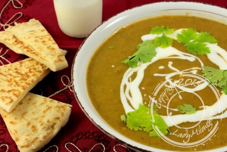 Potage à l’indienne et ses naans au fromage