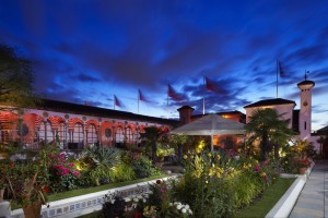 Des jardins et une vue panoramique au Roof Gardens