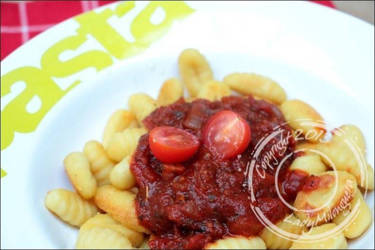 Gnocchis à poêler, sauce aux tomates fraîches