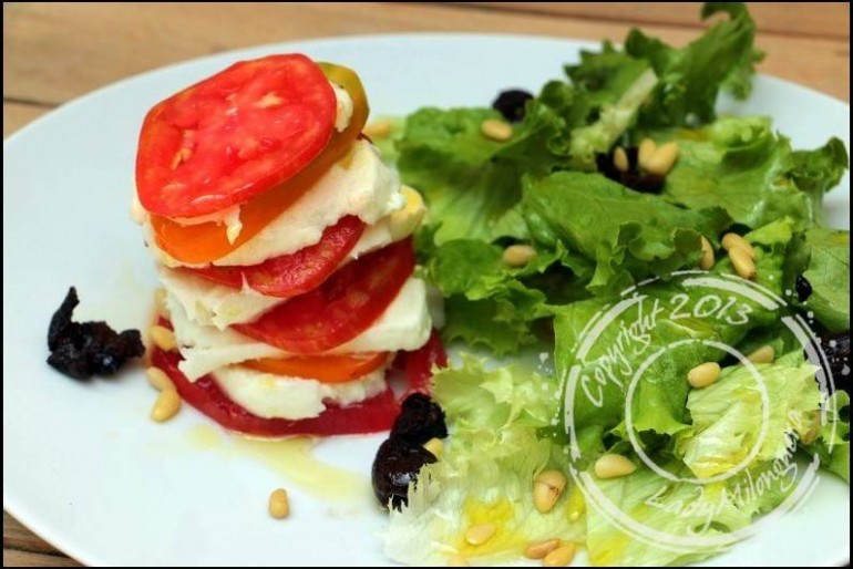 Millefeuille de tomates à la mozzarella