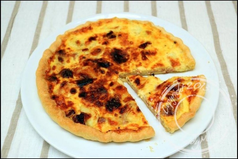 Quiche bacon, tomates séchées et mozzarella