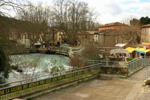 Promenade dans le village de Fontaine-de-Vaucluse